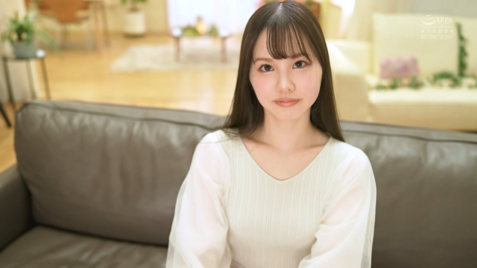 ハーフ美人　熟女　巨乳　無修正 中村彩 - 巨乳ハーフ美少女E-BODY専属デビュー...中村彩