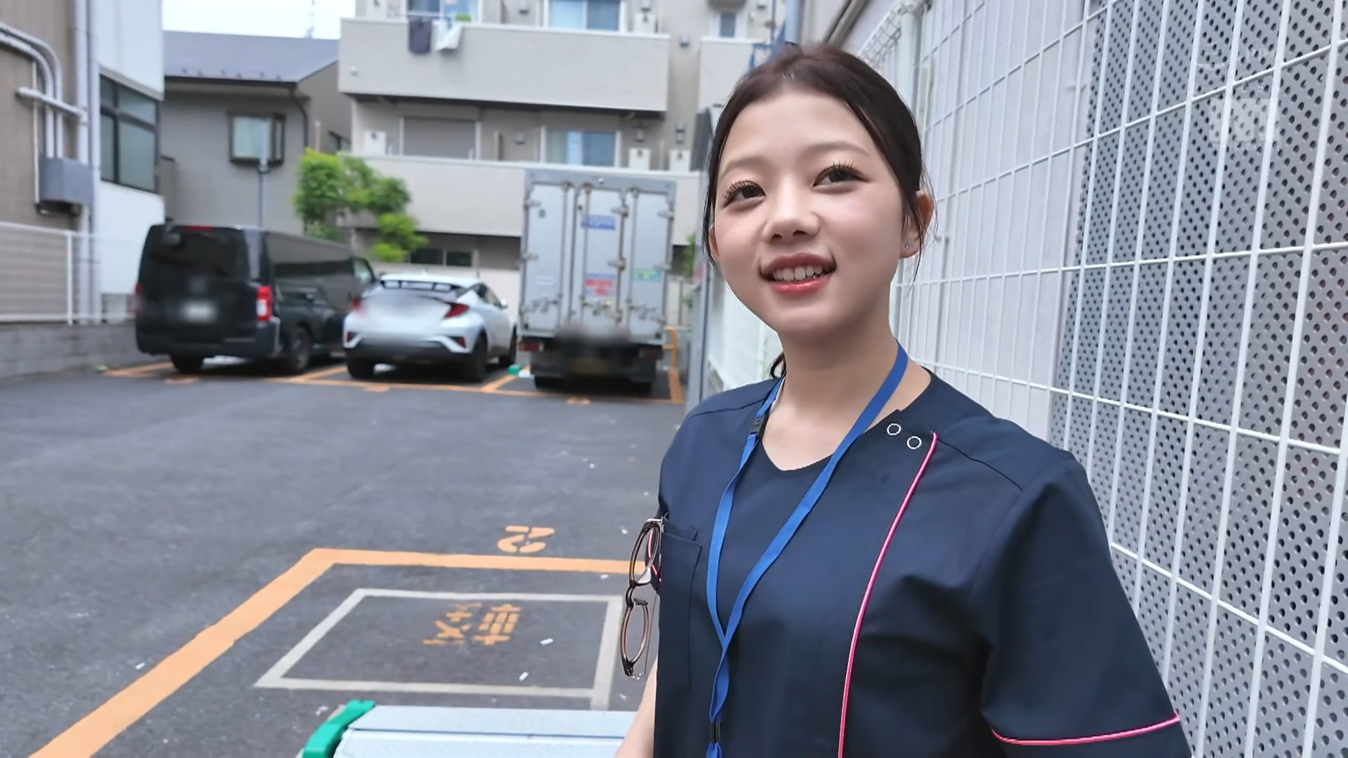 ＡＶ　ＯＬ　研修 音月みり - 医学部に現役合格した隠れスケベ乳首なインテリ研修医AVデビュー
